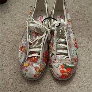 Converse design Pat Bo Floral Low-Top Sneakers iWhite with Pink & Orange Accents